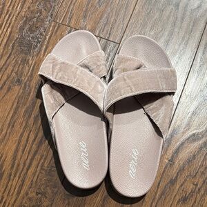 Aerie Women's Light Purple Crisscross Sandals